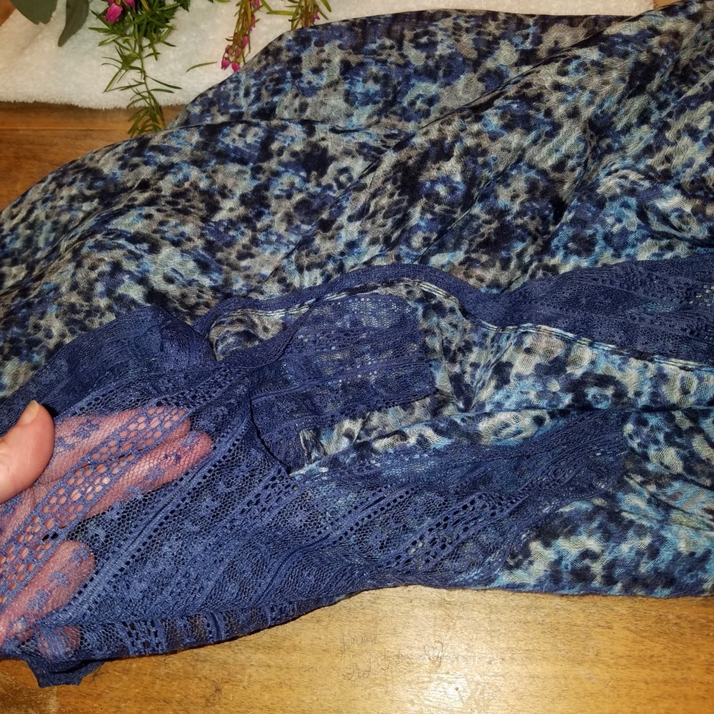 Scarf - Picture 3 of 3